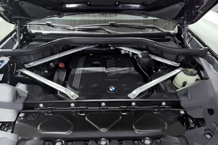 Used BMW X5 2020 xDrive40i M Sport Package Engine Bay