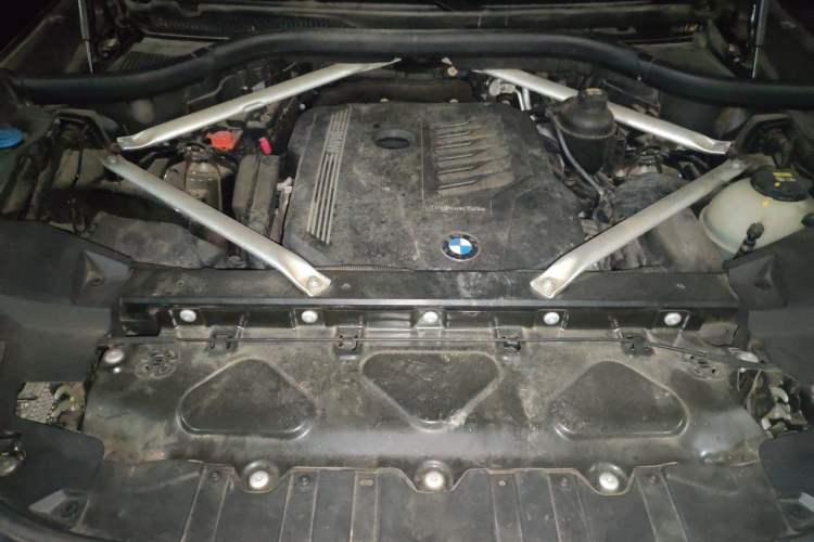 Used BMW X5 2020 xDrive40i Luxury Model with M Sport Package Engine Bay