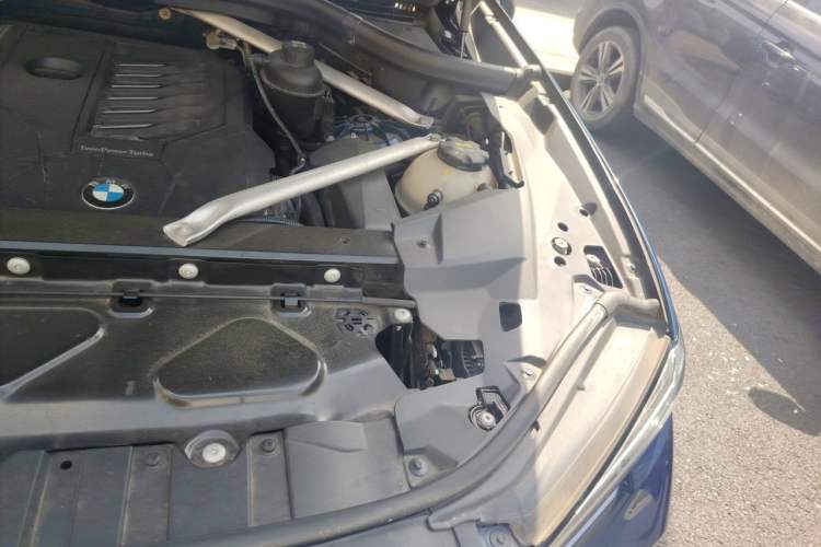 Used BMW X5 2020 xDrive40i M Sport Package Engine Bay Left