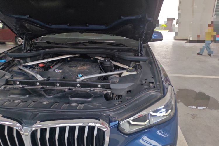 Used BMW X5 2020 xDrive30i M Sport Package Engine Bay Left