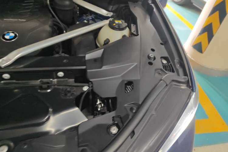 Used BMW X5 2020 xDrive30i M Sport Package Engine Bay Left