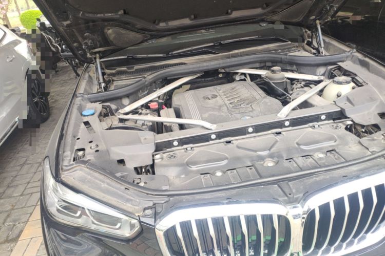 Used BMW X5 2020 xDrive40i M Sport Package Engine Bay Right