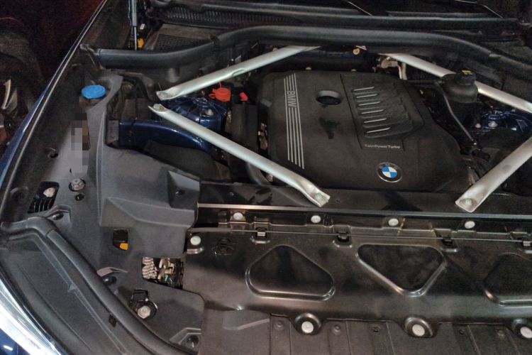 Used BMW X5 2020 xDrive40i M Sport Package Engine Bay Right