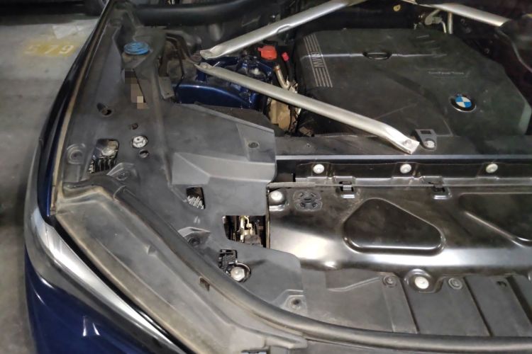 Used BMW X5 2020 xDrive30i M Sport Package Engine Bay Right