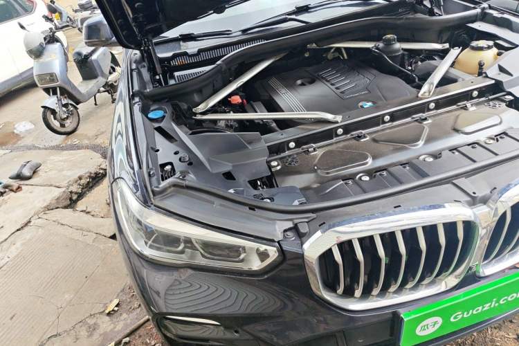 Used BMW X5 2020 xDrive40i M Sport Package Engine Bay Right