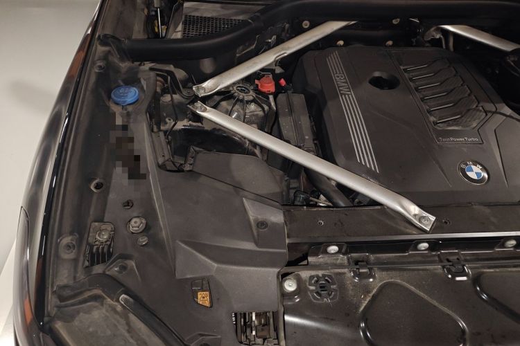 Used BMW X5 2020 xDrive40i M Sport Package Engine Bay Right