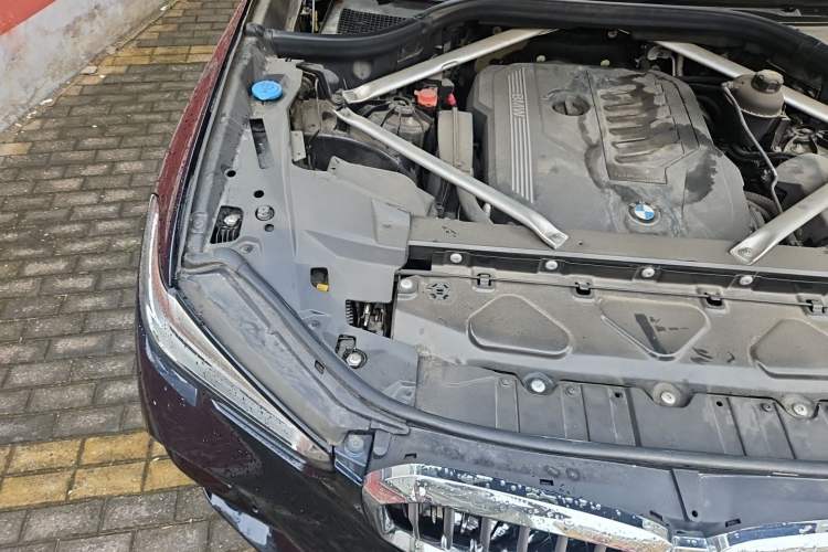 Used BMW X5 2020 xDrive40i M Sport Package Engine Bay Right