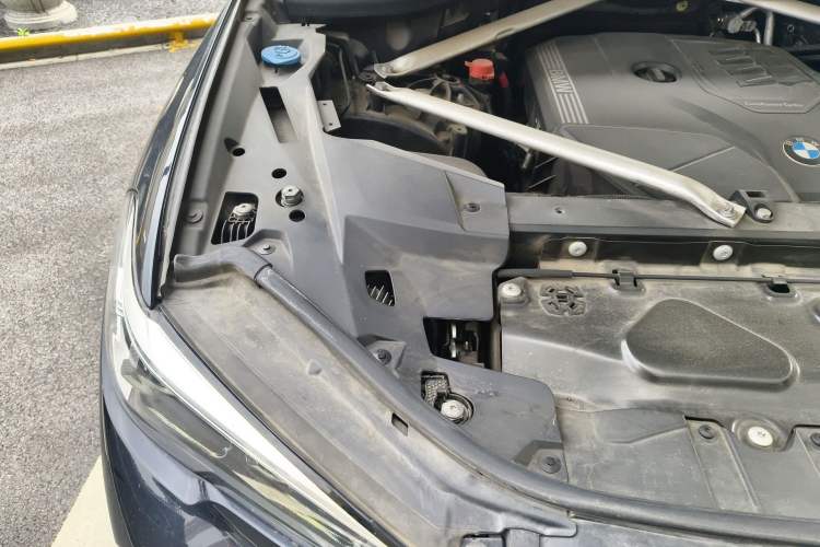 Used BMW X5 2020 xDrive30i M Sport Package Engine Bay Right