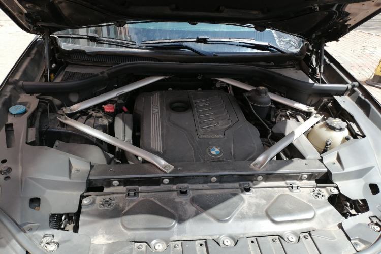 Used BMW X5 2020 xDrive40i Luxury Model with M Sport Package Engine Bay