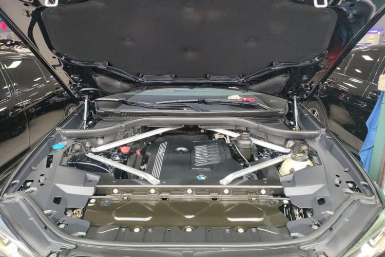 Used BMW X5 2020 xDrive40i M Sport Package Engine Bay