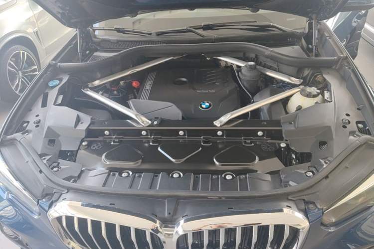 Used BMW X5 2020 xDrive30i M Sport Package Engine Bay