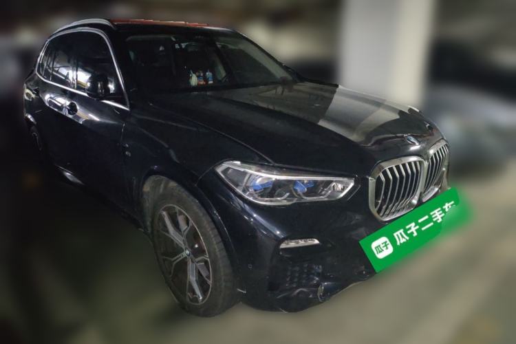 Used BMW X5 2020 xDrive40i Luxury Model with M Sport Package Front Right 45 Deg