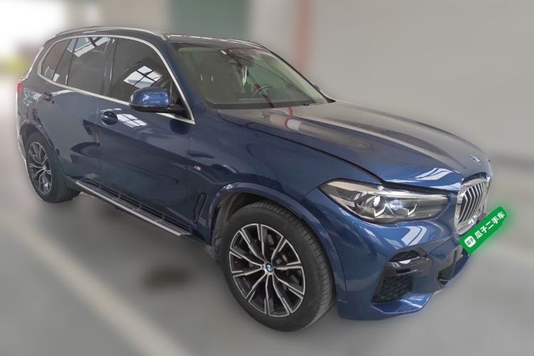 Used BMW X5 2020 xDrive30i M Sport Package Front Right 45 Deg