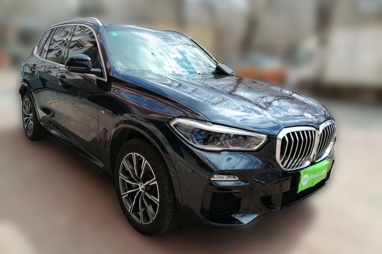 Used BMW X5 2020 xDrive40i Luxury Model with M Sport Package Front Right 45 Deg