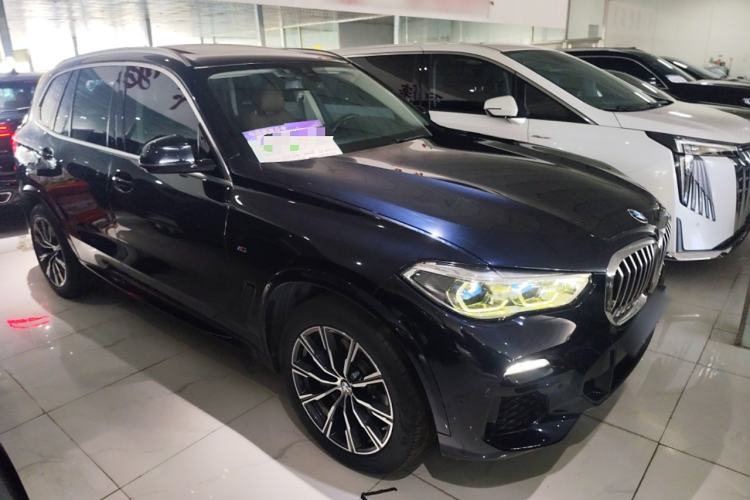 Used BMW X5 2020 xDrive40i M Sport Package Front Right 45 Deg