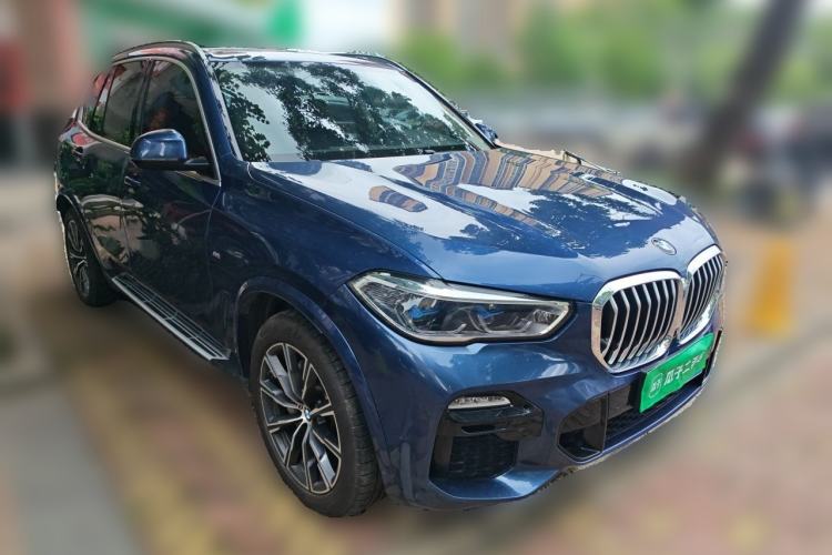 Used BMW X5 2020 xDrive40i M Sport Package Front Right 45 Deg