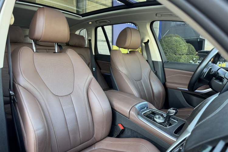 Used BMW X5 2020 xDrive30i M Sport Package Interior 5