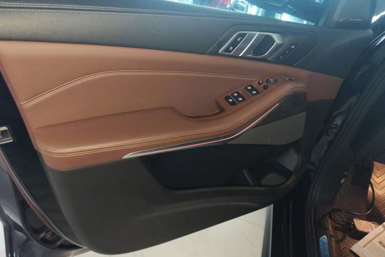 Used BMW X5 2020 xDrive40i M Sport Package Left Front Door Interior