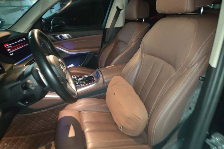 Used BMW X5 2020 xDrive40i Luxury Model with M Sport Package Left Front Seat