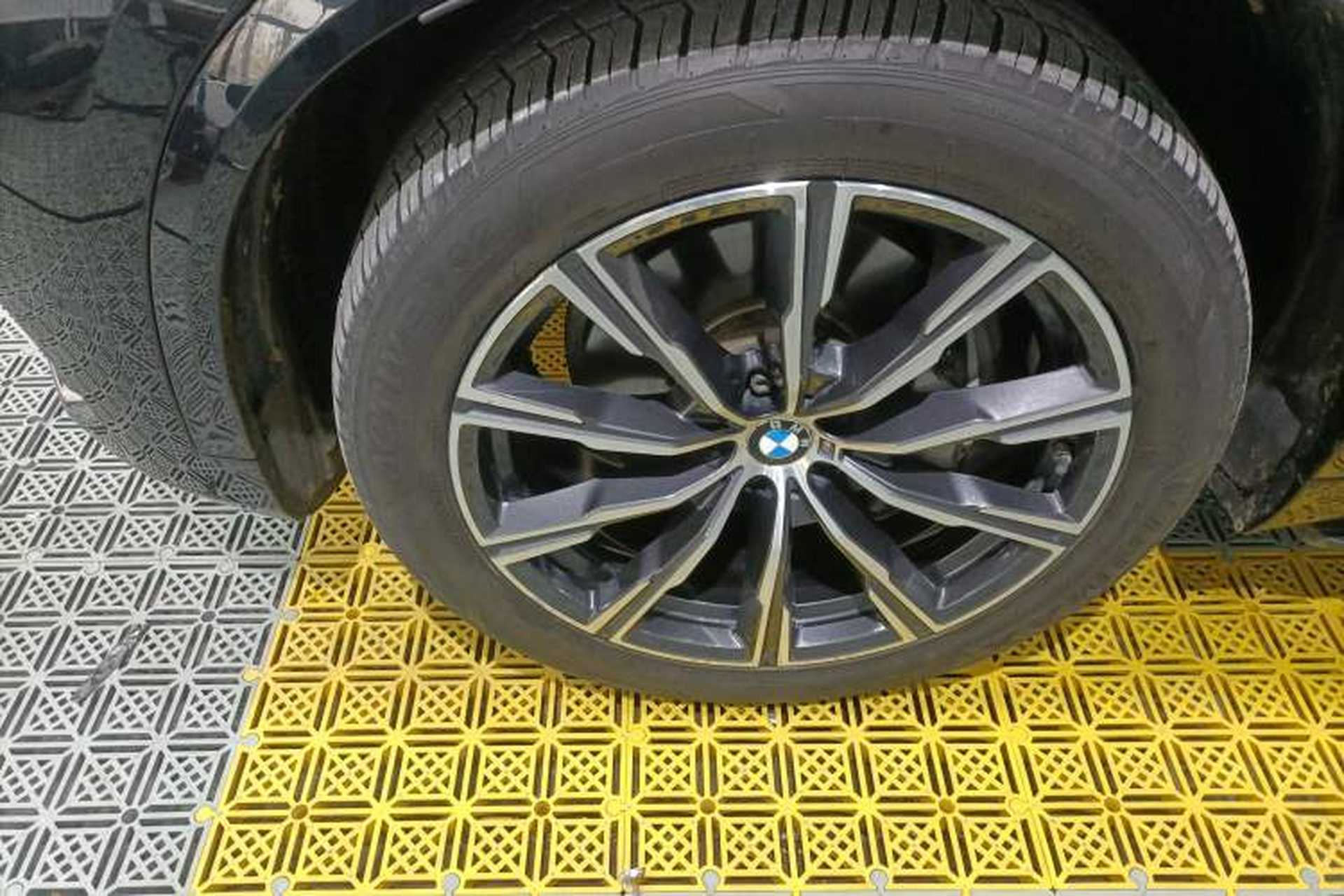 Used BMW X5 2020 xDrive40i M Sport Package Left Front Wheel Hub