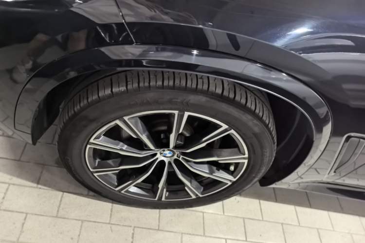 Used BMW X5 2020 xDrive40i M Sport Package Left Front Wheel Hub