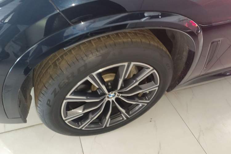 Used BMW X5 2020 xDrive40i M Sport Package Left Front Wheel Hub