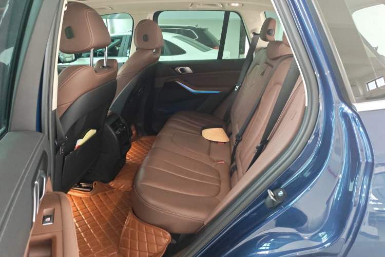Used BMW X5 2020 xDrive30i M Sport Package Left Rear Seat
