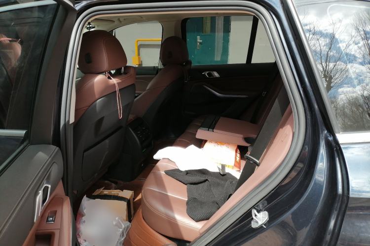 Used BMW X5 2020 xDrive40i Luxury Model with M Sport Package Left Rear Seat