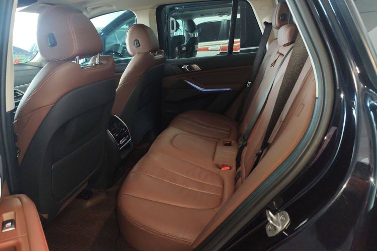 Used BMW X5 2020 xDrive40i M Sport Package Left Rear Seat