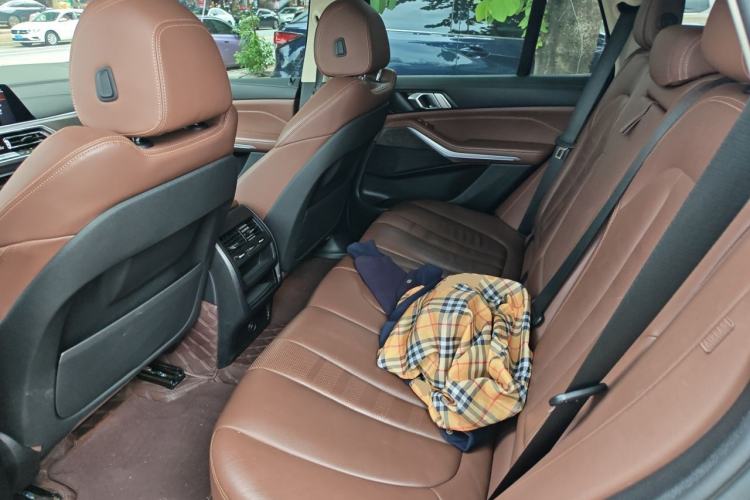 Used BMW X5 2020 xDrive40i M Sport Package Left Rear Seat