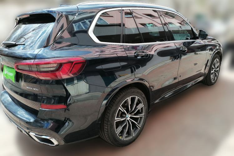 Used BMW X5 2020 xDrive40i Luxury Model with M Sport Package Rear Right 45 Deg