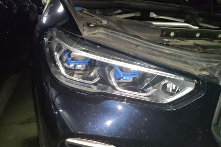 Used BMW X5 2020 xDrive40i Luxury Model with M Sport Package Right Front Headlight