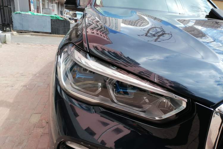 Used BMW X5 2020 xDrive40i Luxury Model with M Sport Package Right Front Headlight