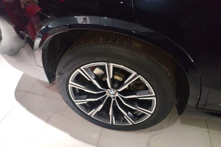 Used BMW X5 2020 xDrive40i M Sport Package Right Rear Wheel Hub