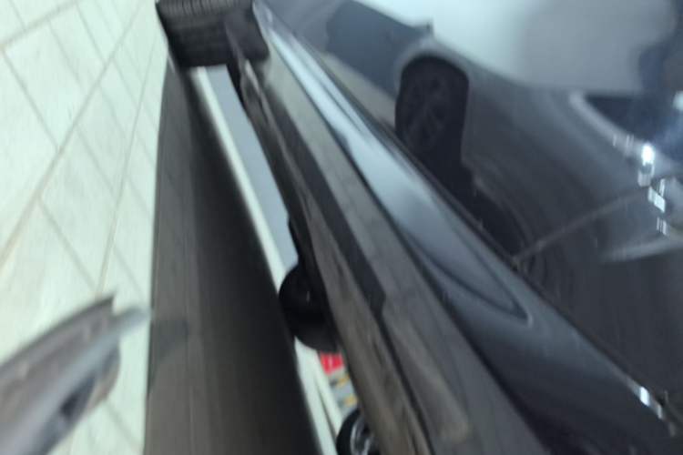 Used BMW X5 2020 xDrive40i M Sport Package Right Side Sill
