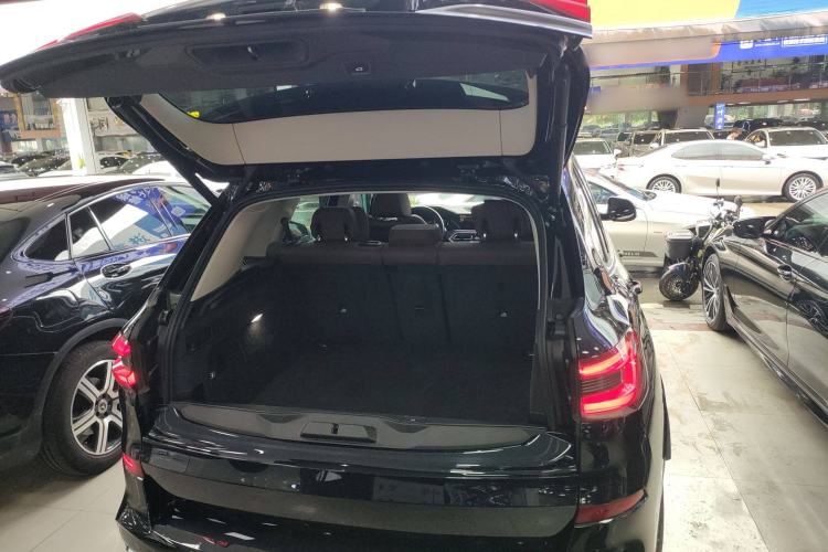 Used BMW X5 2020 xDrive40i M Sport Package Trunk
