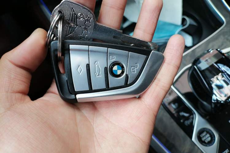 Used BMW X5 2020 xDrive40i Luxury Model with M Sport Package Vehicle Key