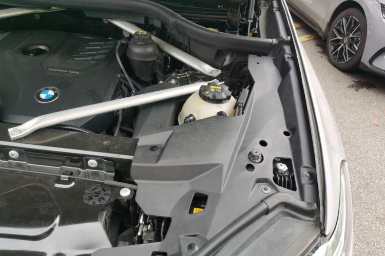 Used BMW X5 2020 xDrive30i X Design Package Engine Bay Left