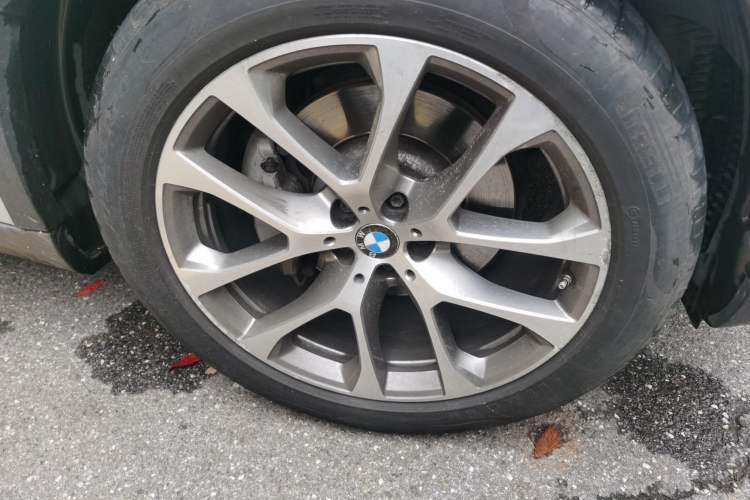 Used BMW X5 2020 xDrive30i X Design Package Right Front Wheel Hub