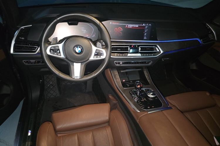 Used BMW X5 2020 xDrive40i Luxury Model with M Sport Package Center Console