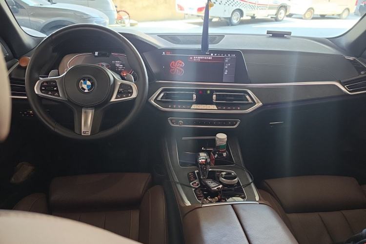 Used BMW X5 2020 xDrive40i Luxury Model with M Sport Package Center Console