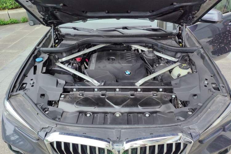 Used BMW X5 2020 xDrive30i M Sport Package Engine Bay