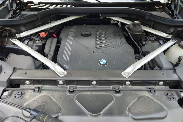 Used BMW X5 2020 xDrive40i M Sport Package Engine Bay