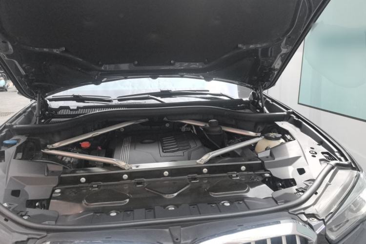 Used BMW X5 2020 xDrive40i M Sport Package Engine Bay