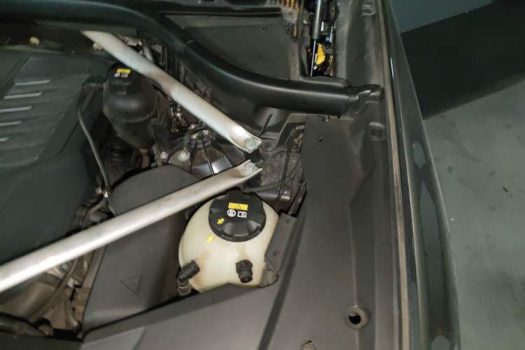 Used BMW X5 2020 xDrive40i M Sport Package Engine Bay Left