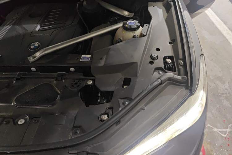 Used BMW X5 2020 xDrive40i M Sport Package Engine Bay Left
