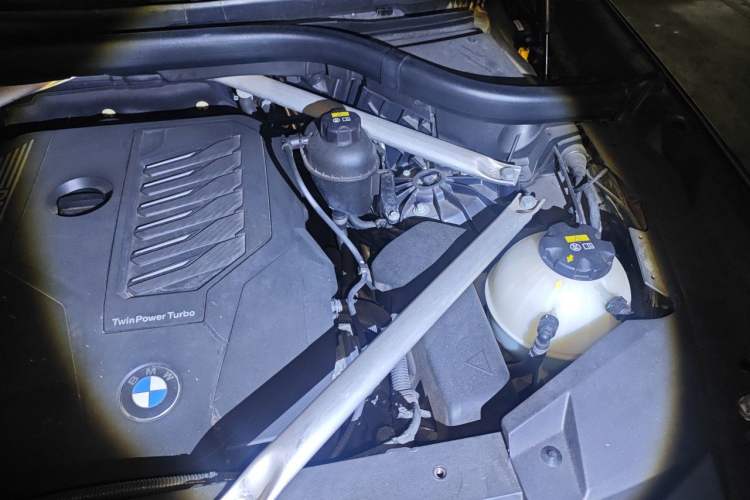 Used BMW X5 2020 xDrive40i M Sport Package Engine Bay Left