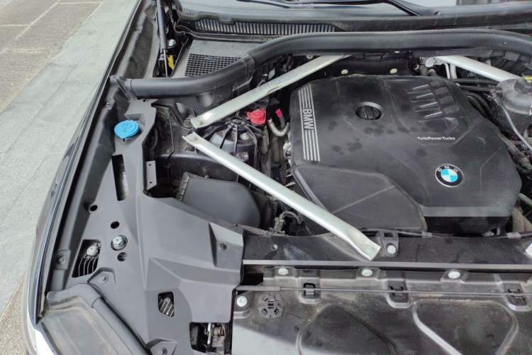 Used BMW X5 2020 xDrive30i M Sport Package Engine Bay Right