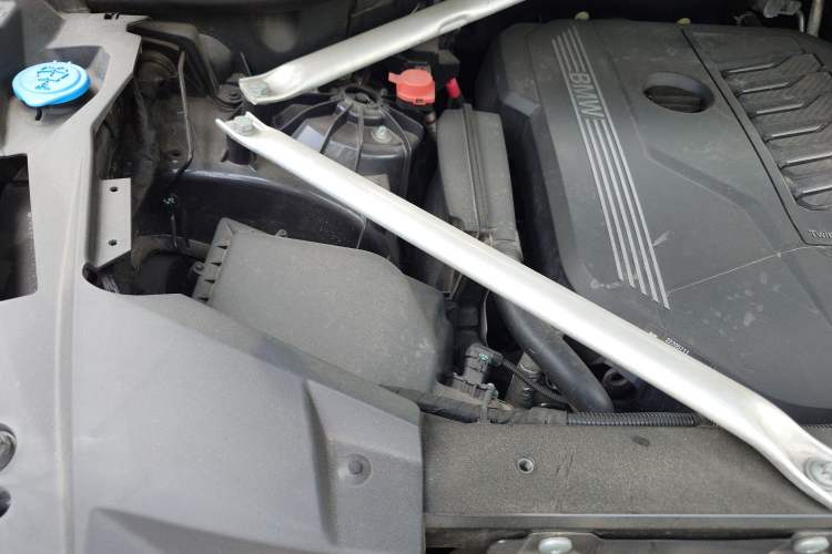 Used BMW X5 2020 xDrive40i M Sport Package Engine Bay Right