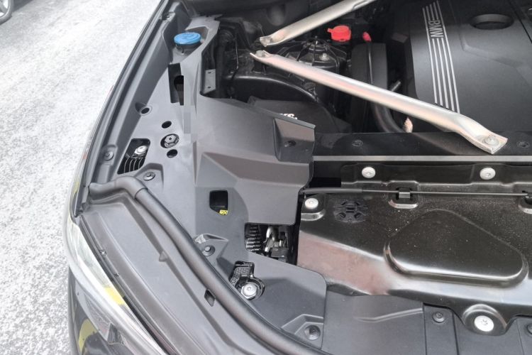 Used BMW X5 2020 xDrive40i M Sport Package Engine Bay Right